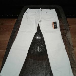 White skinny low rise jeans